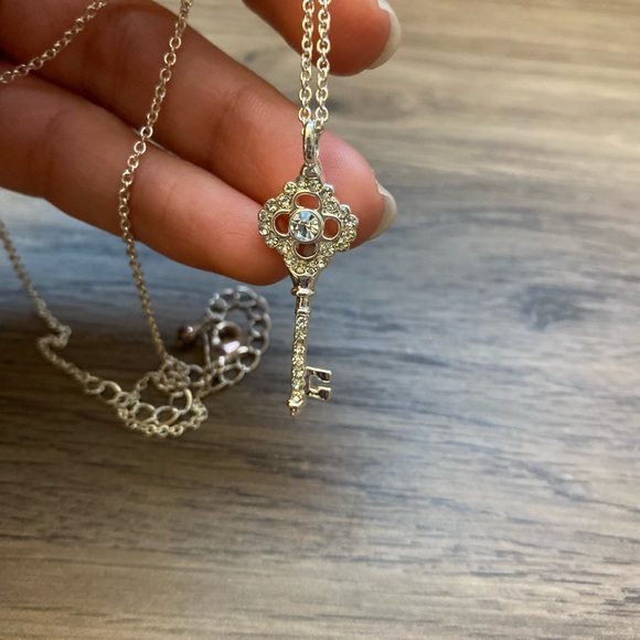 Key to my heart premier designs necklace - Picture 1 of 4